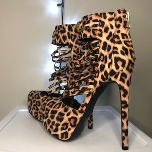 LEOPARD PRINT HEELS